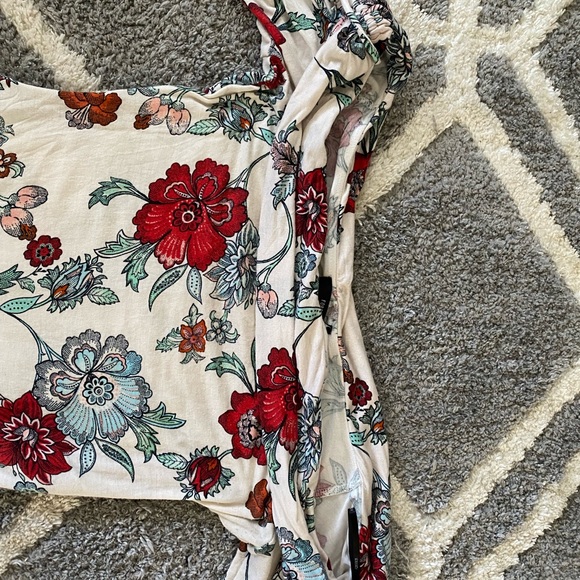 Flower pattern bodysuit - Picture 3 of 7